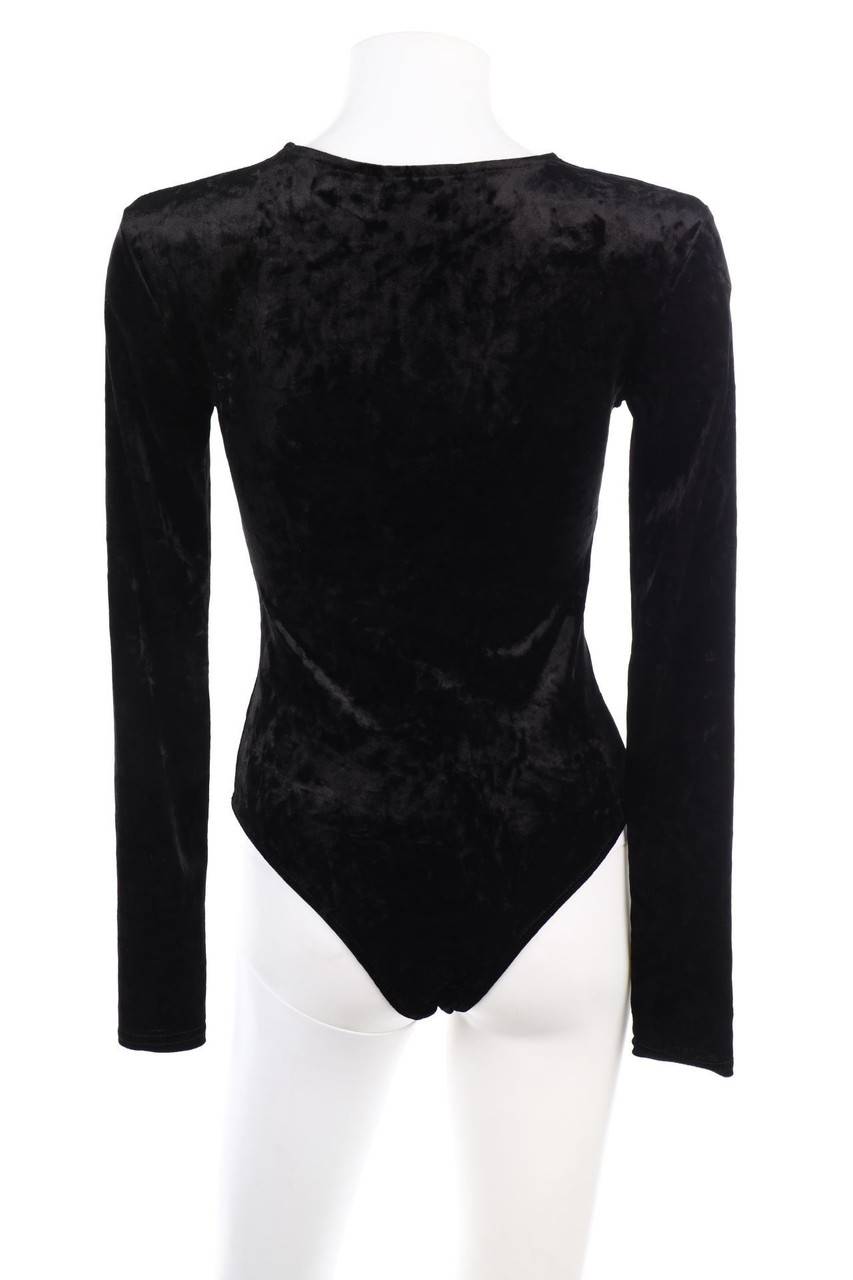 Carou PRETTYLITTLETHING Samt-Body Im Verkauf
