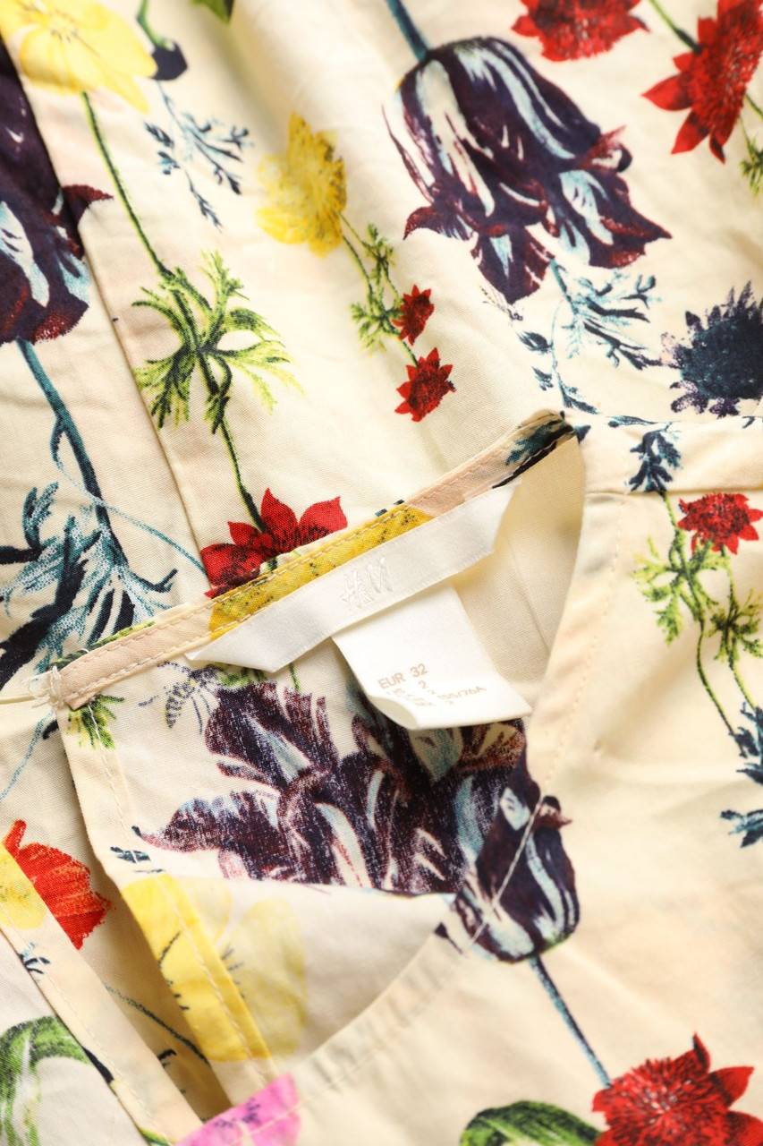Carou H&M Bluse mit Blumen-Print zum Knoten Preisnachlass
