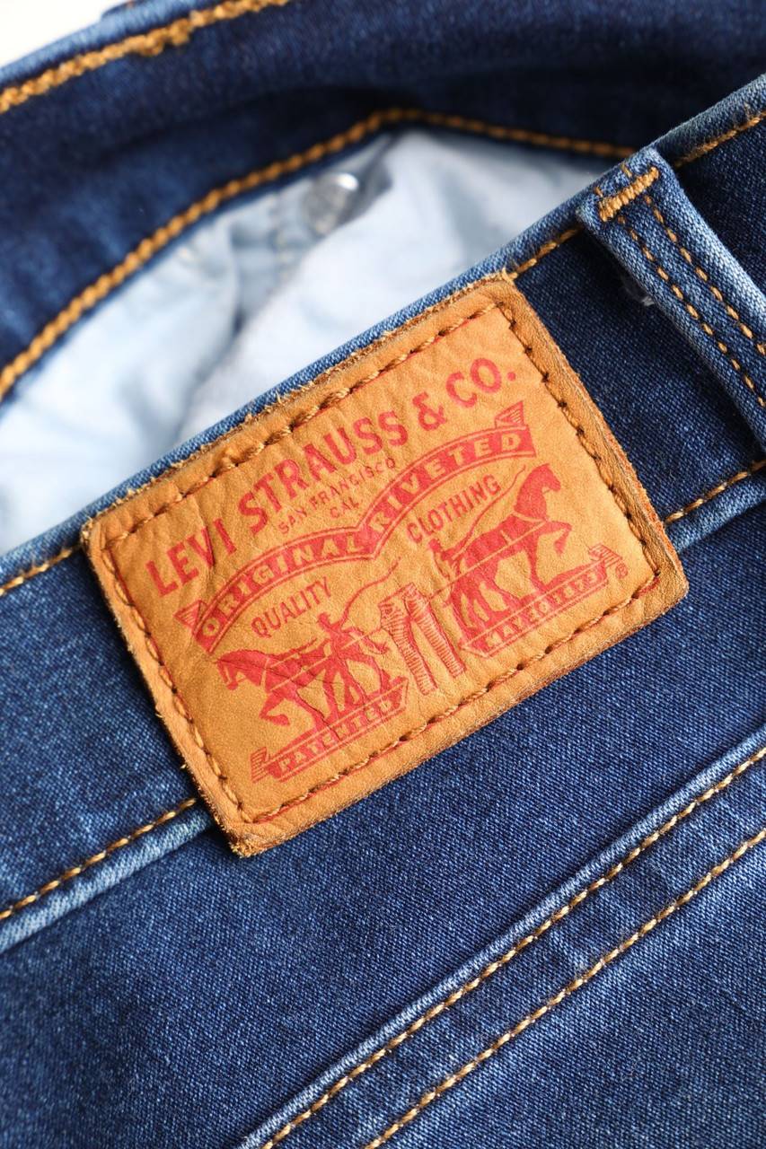 Carou LEVI´S Used Look Straight Cut Jeans mit Logo-Patch Rabatte dieses Monats