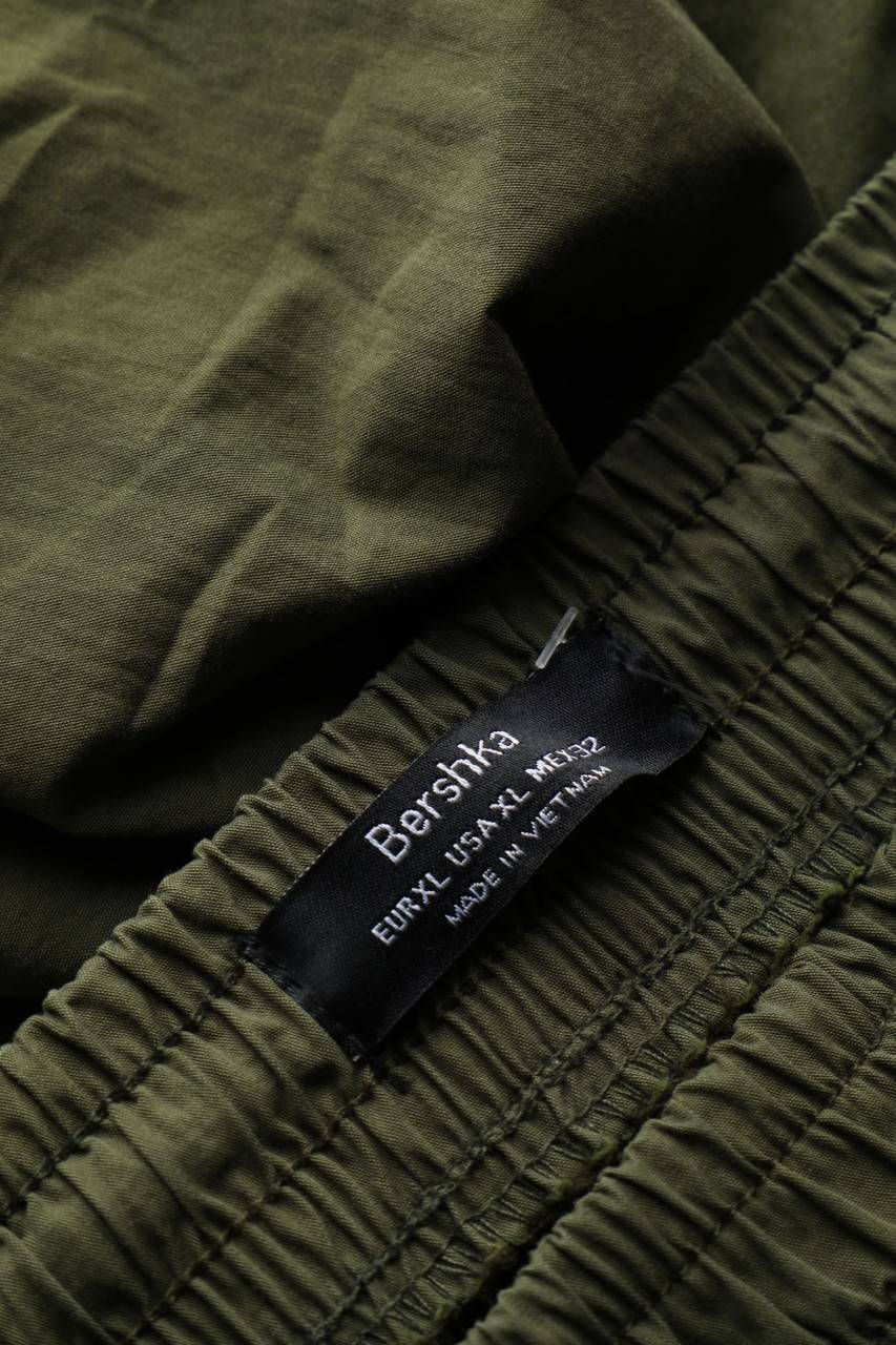 Carou Bershka Jogger-Hose mit aufgesetzten Taschen Sonderangebot der Fabrik