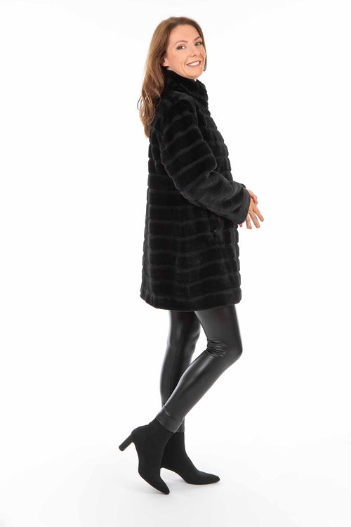 Petite M. Kunstpelz Jacke zum Wenden Schwarz Osterangebot