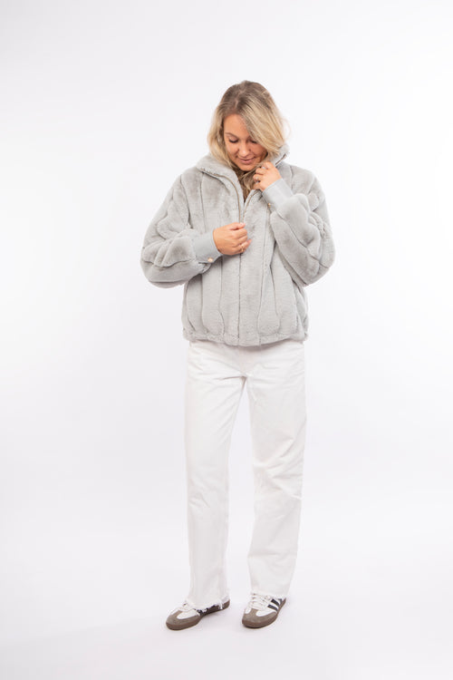 Petite M. Kunstpelz Bomberjacke in Silbergrau 50% Rabatt mit kostenlosem Versand