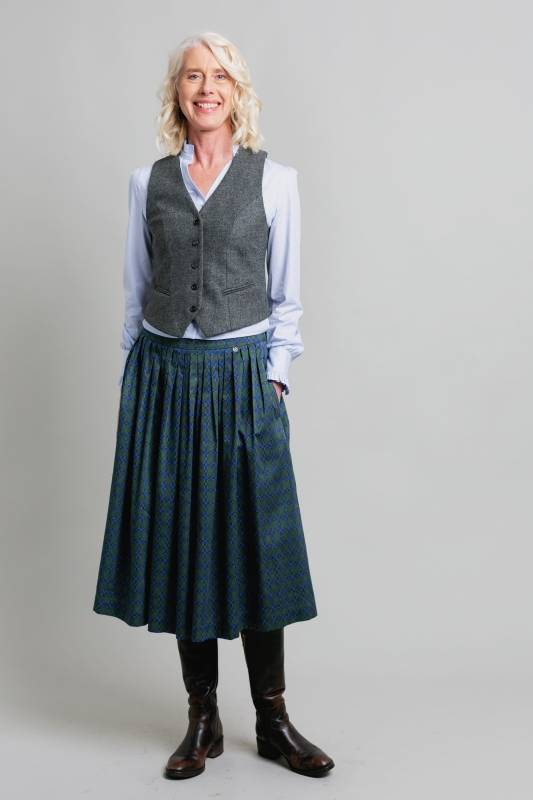 Rockmacherin Resal Damenweste aus Wollflanell mit Steinnussknöpfen im Angebot