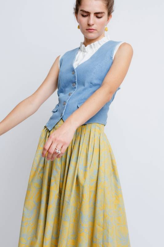 Rockmacherin Resal Damenweste aus Light Denim im klassischen Stil Saisonale Angebote