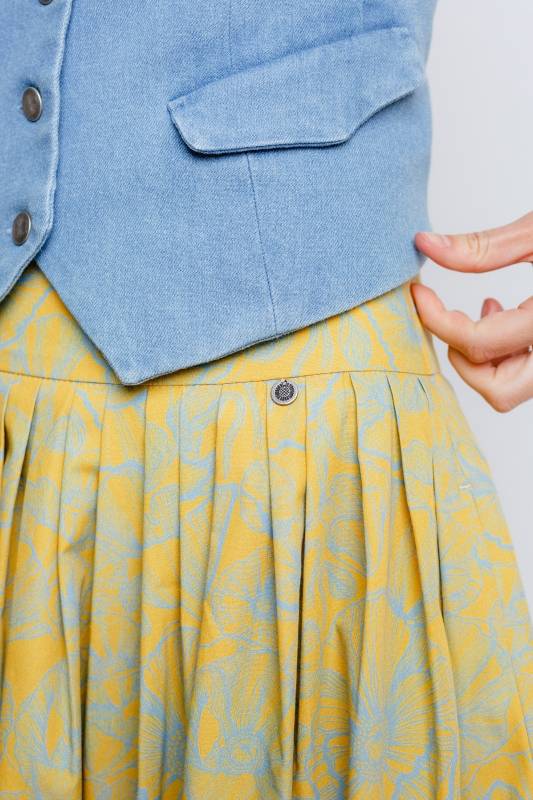 Rockmacherin Resal Damenweste aus Light Denim im klassischen Stil Saisonale Angebote