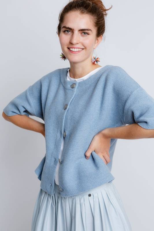 Rockmacherin Mella Strickjacke im Landhaus-Stil, mit trendig kurzem Ärmel Bis zu 60% Rabatt