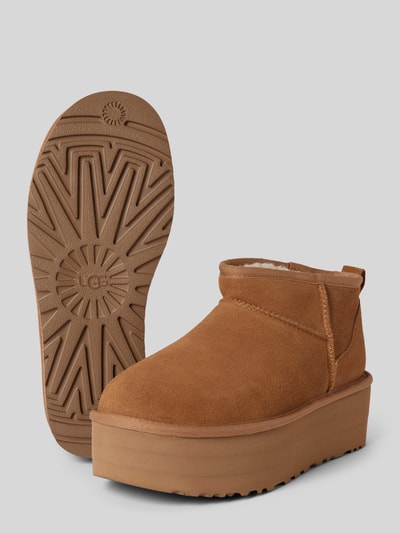 Peek & Cloppenburg UGGBoots aus Leder mit Plateausohle Modell 'CLASSIC ULTRA MINI' in camel Kauf eins, bekomm eins gratis