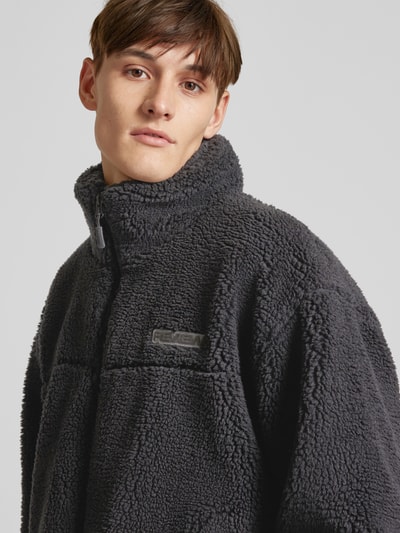 Peek & Cloppenburg REVIEWFleecejacke mit Label-Detail in black Begrenzt auf 3 Tage