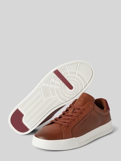 Peek & Cloppenburg Tommy HilfigerSneaker aus Leder mit Label-Detail in cognac Outlet