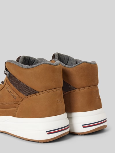 Peek & Cloppenburg Tommy HilfigerLedersneaker mit Label-Patch Modell 'WARM NUBUCK' in cognac Top Angebot