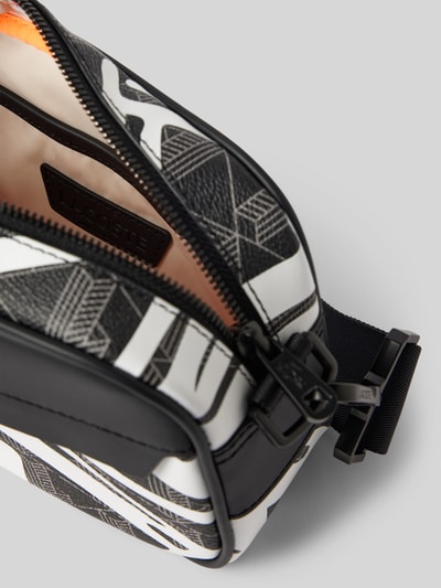 Peek & Cloppenburg LacosteUmhängetasche mit Label-Prägung in black Zeitlich begrenztes Angebot