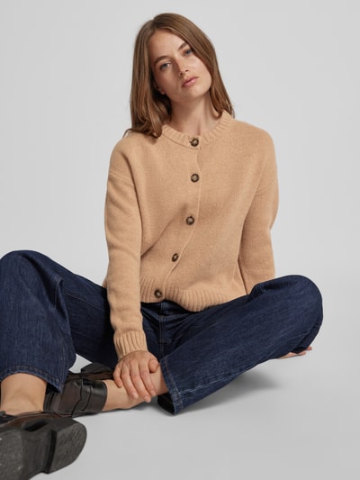 Peek & Cloppenburg Christian Berg WomanStrickjacke aus Wolle mit Rundhalsausschnitt in camel Discount Store für neue Produkte