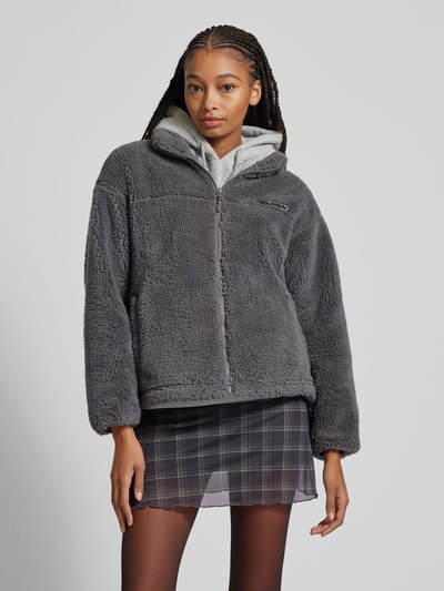 Peek & Cloppenburg ReviewSherpa Jacket mit Label-Patch in dunkelgrau Fabrikpreis