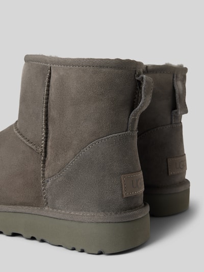 Peek & Cloppenburg UGGBoots aus Leder mit Label-Patch Modell 'CLASSIC MINI' in dunkelgrau Kauf eins, bekomm eins gratis