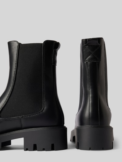 Peek & Cloppenburg OnlyBoots mit elastischen Einsätzen Modell 'BETTY' in black Wochenangebot