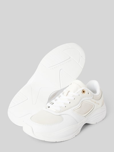 Peek & Cloppenburg Tommy HilfigerLedersneaker mit Label-Details Modell 'CHUNKY RUNNER' in weiss Begrenzt auf 3 Tage