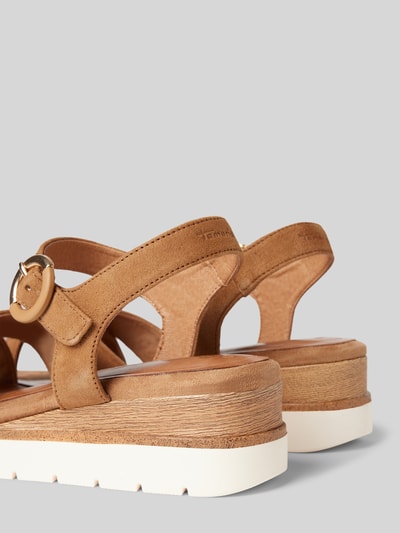 Peek & Cloppenburg TamarisSandalette mit Dornschließe in camel Jubiläumsangebot