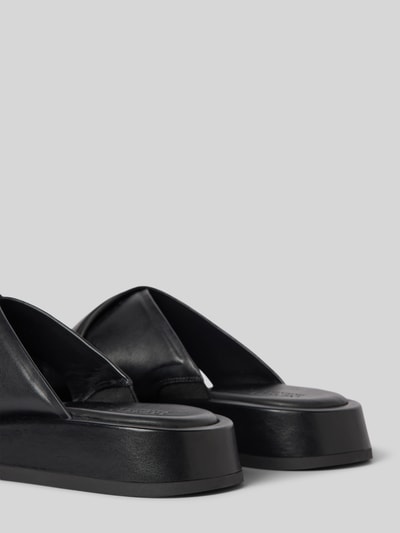 Peek & Cloppenburg Newd TamarisLederslides mit Label-Prägung in black Neuheiten