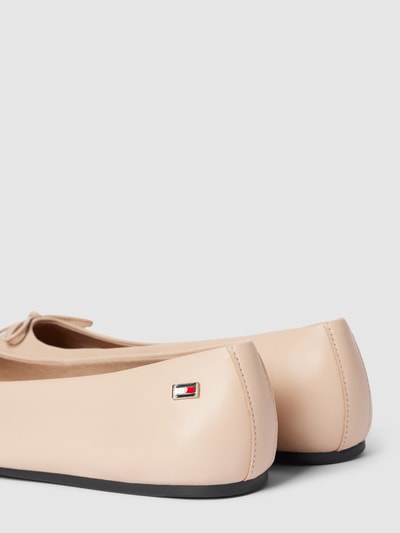 Peek & Cloppenburg Tommy HilfigerBallerinas mit Zierschleife Modell 'ESSENTIAL CHIC' in beige Sonderangebot der Fabrik