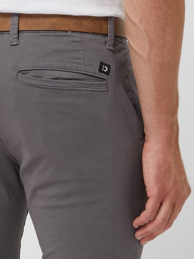 Peek & Cloppenburg Tom Tailor DenimSlim Fit Chino mit Gürtel in mittelgrau Saisonschlussverkauf