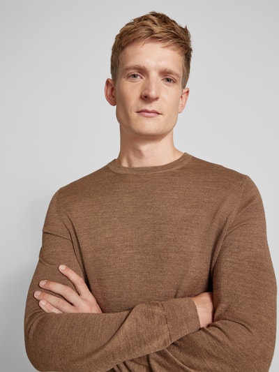 Peek & Cloppenburg Christian Berg MenStrickpullover mit Rundhalsausschnitt in mittelbraun mel Super Sparpreis