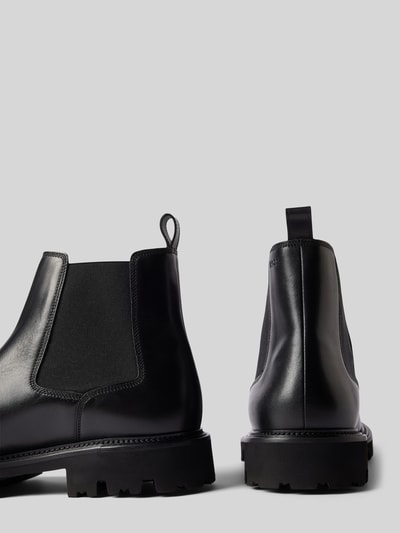 Peek & Cloppenburg BOSSChelsea Boots aus Leder mit Zugschlaufe Modell 'Julyo' in black Exklusivangebot